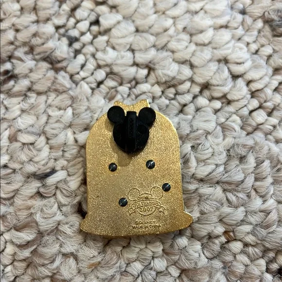 Disney Mickey and Minnie Pastel Enamel Pin - Picture 2 of 2